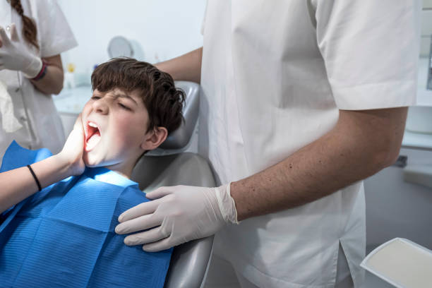 Best Emergency Tooth Extraction  in Carpentersvle, IL