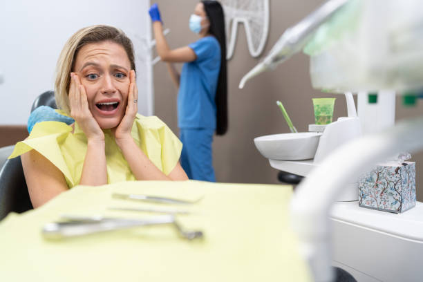 Best Emergency Tooth Extraction  in Carpentersvle, IL