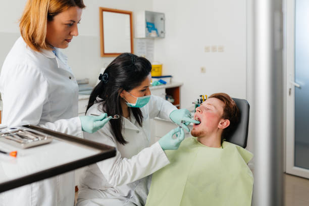 Best Emergency Dental Services Near Me  in Carpentersvle, IL